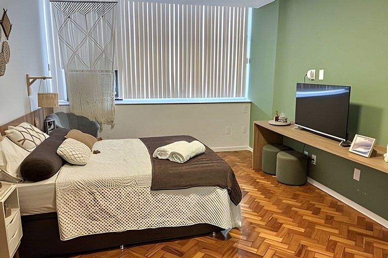 Studio Premium no Centro em frente ao Metrô e VLT