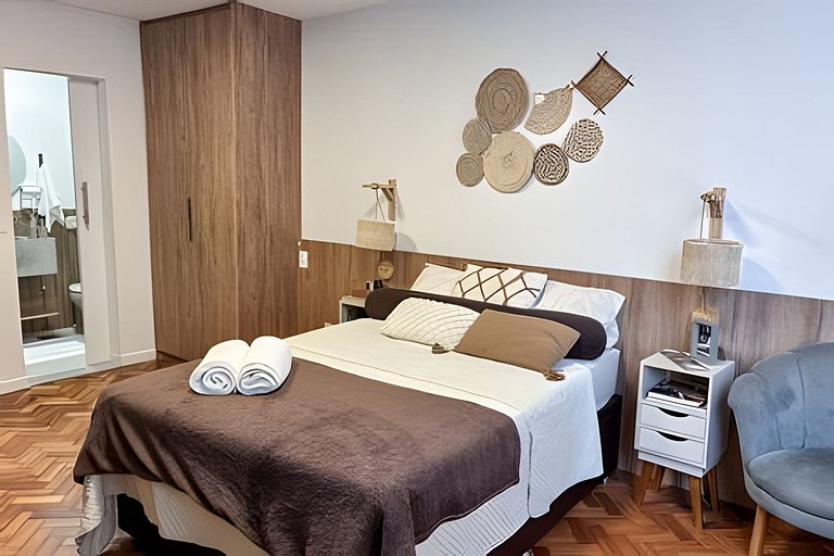 Studio Premium no Centro em frente ao Metrô e VLT