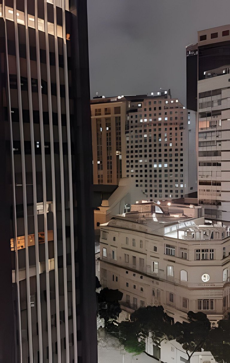 Studio Premium no Centro em frente ao Metrô e VLT