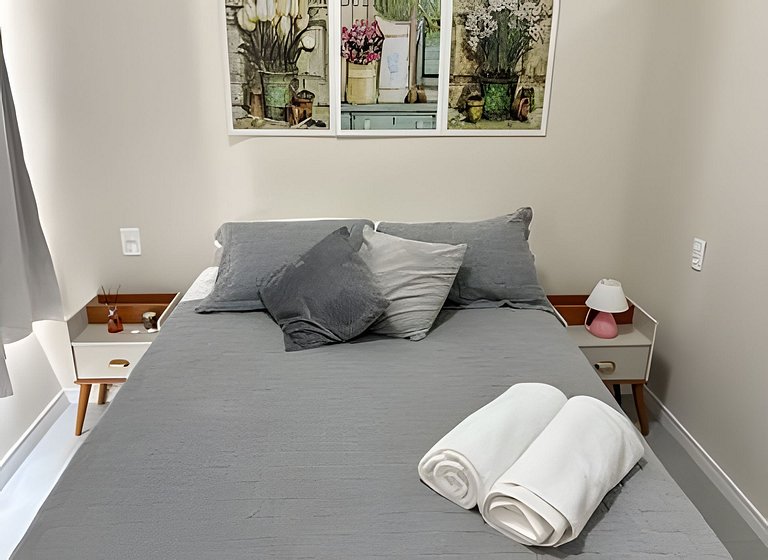 Studio charmoso para até 4 pessoas Centro + Metrô