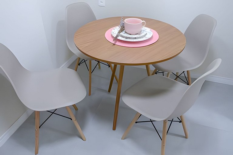 Studio charmoso para até 4 pessoas Centro + Metrô