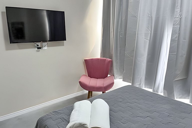 Studio charmoso para até 4 pessoas Centro + Metrô