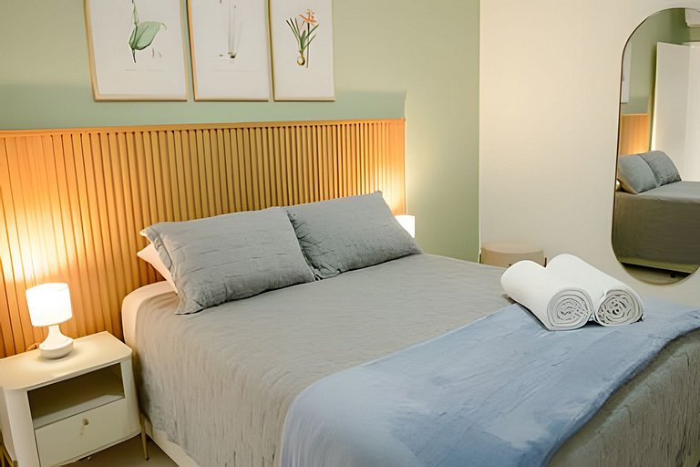 Confortável 2 quartos com vaga de garagem em Copa