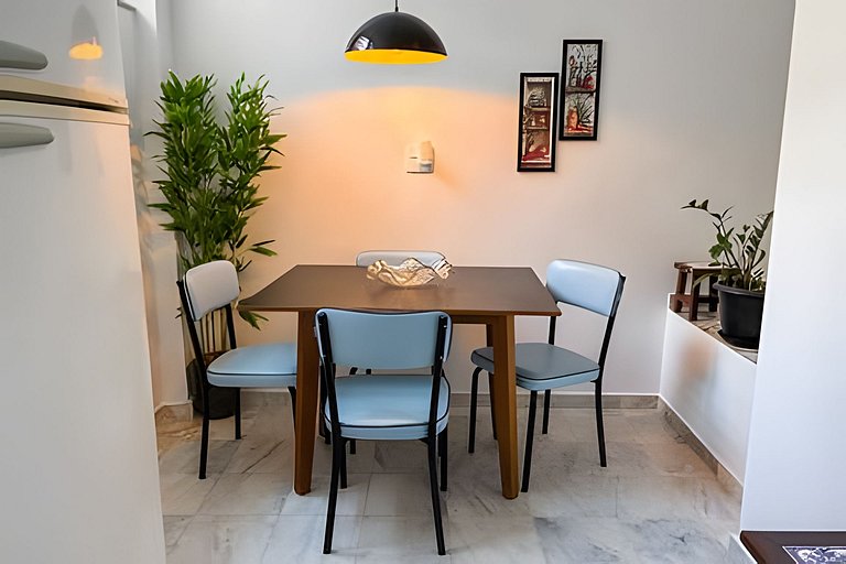 Confortável 2 quartos com vaga de garagem em Copa