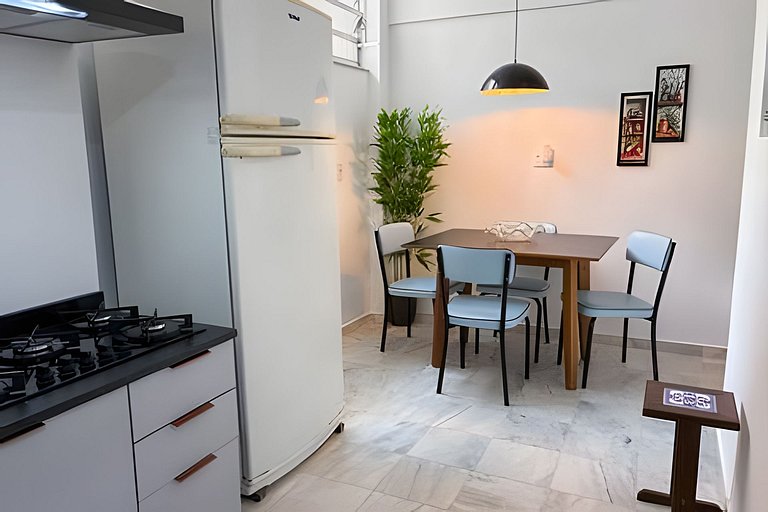 Confortável 2 quartos com vaga de garagem em Copa