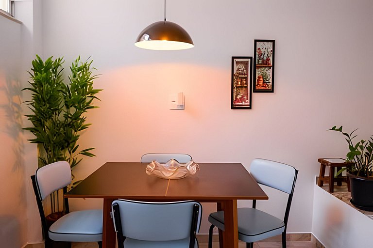 Confortável 2 quartos com vaga de garagem em Copa