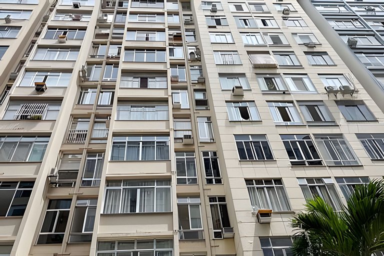 Confortável 2 quartos com vaga de garagem em Copa