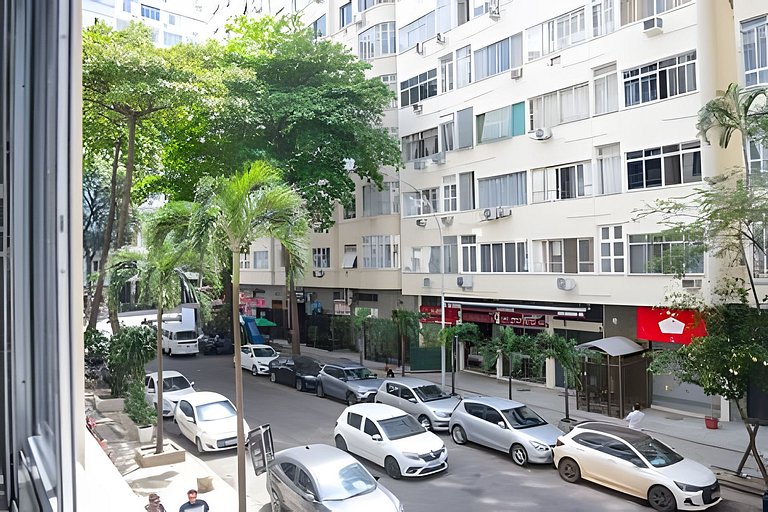 Confortável 2 quartos com vaga de garagem em Copa